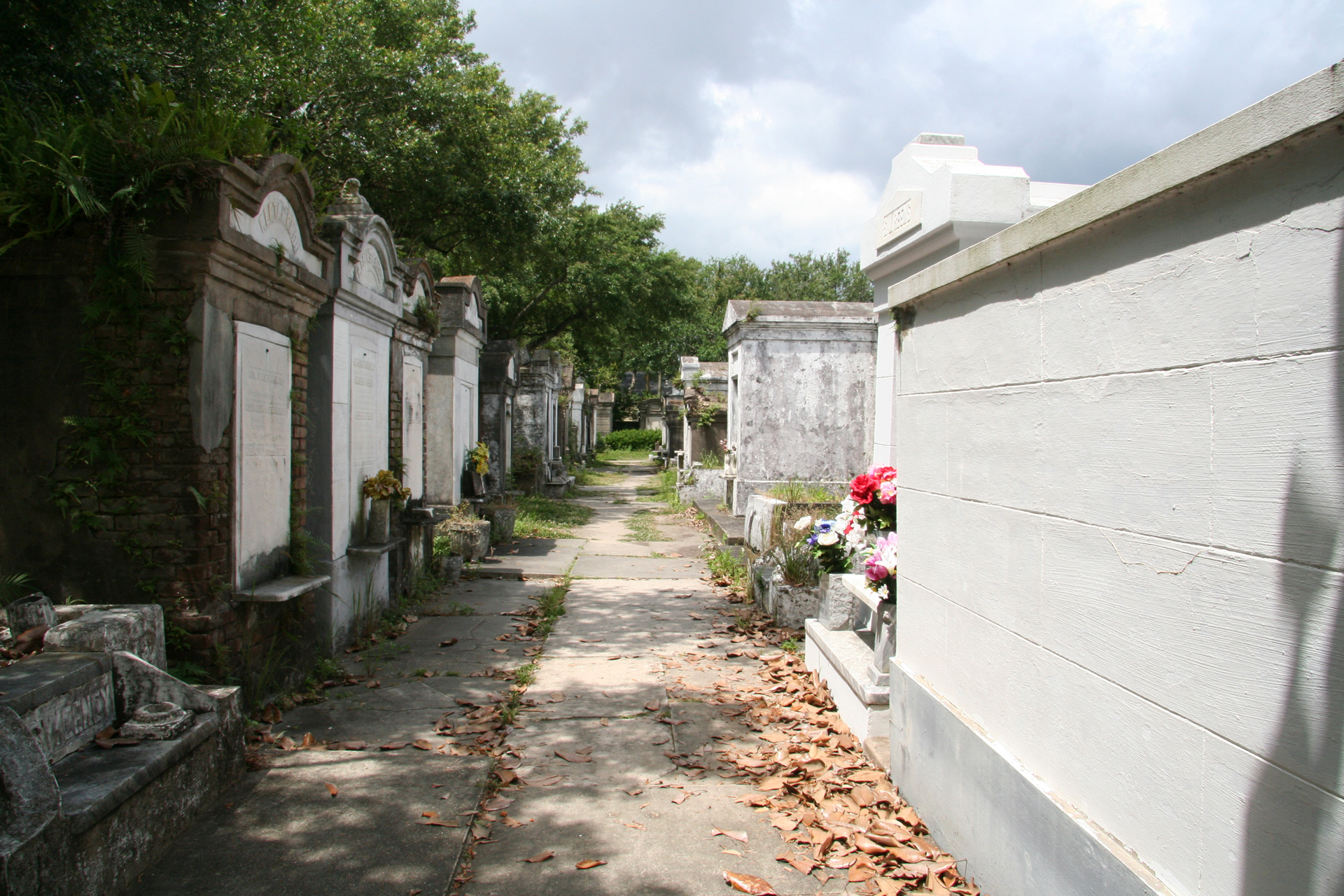 Wege der Erinnerung/Pathways of Remembrance